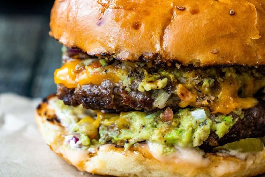 hamburguesas caseras con guacamole